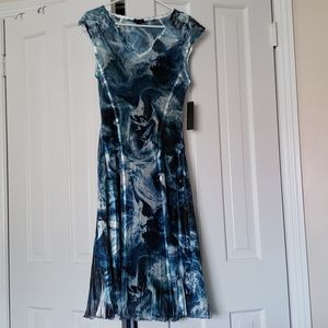 NWT Lovely Komarov Midi Dress